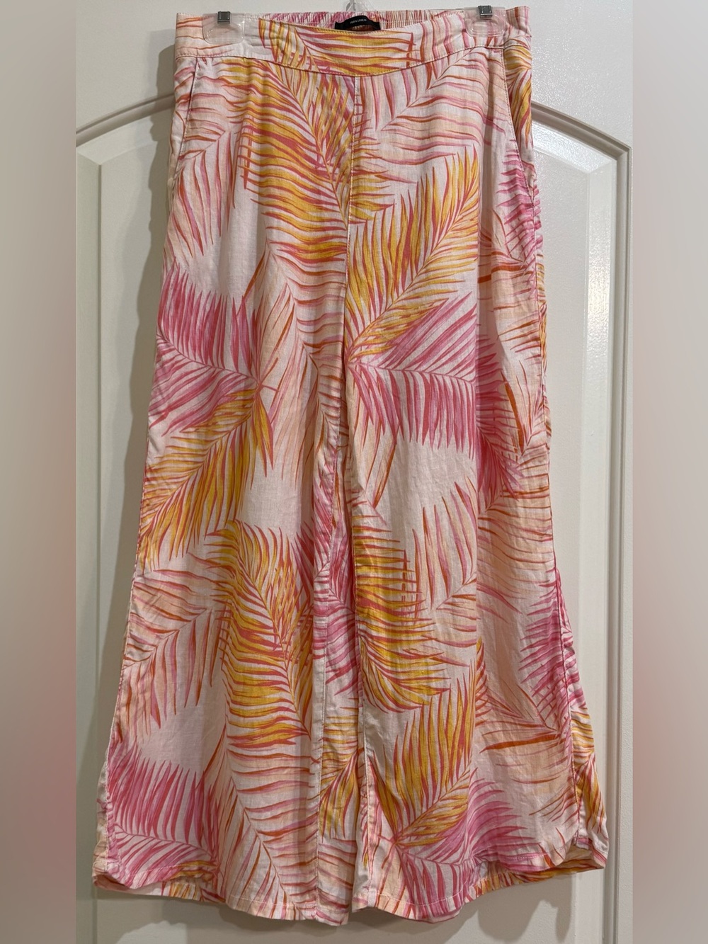 Tahari Linen Wide Leg Pant in Pink, Yellow & White Palm Print Size M - Picture 1 of 7